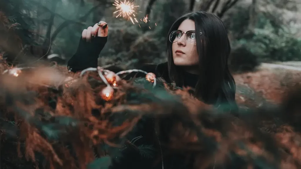 Photo of a woman dressed as an artificer. Themes of 2024 Player's Handbook.
